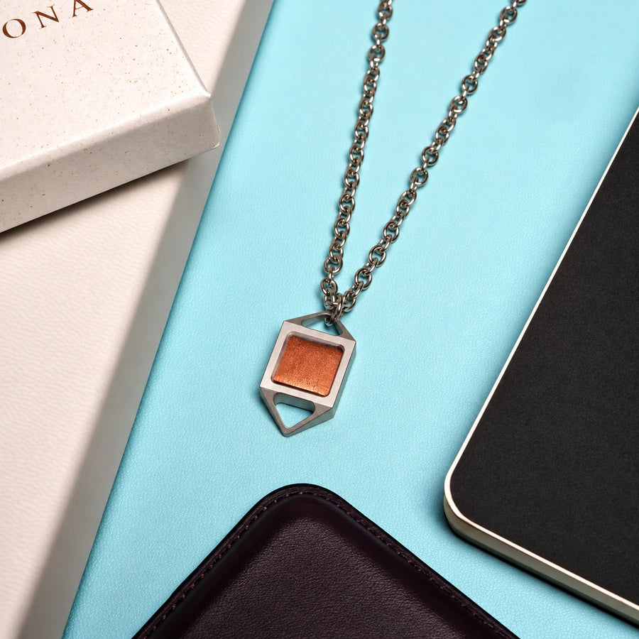 Quadrata necklace / copper