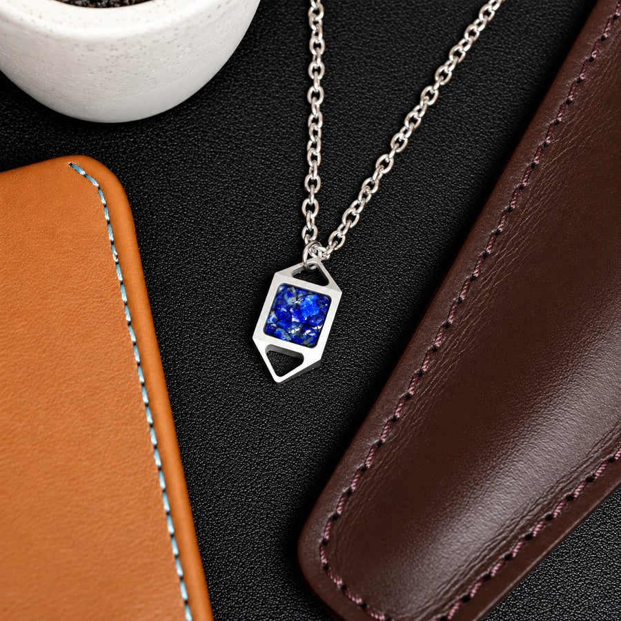 Quadrata necklace / lapis lazuli