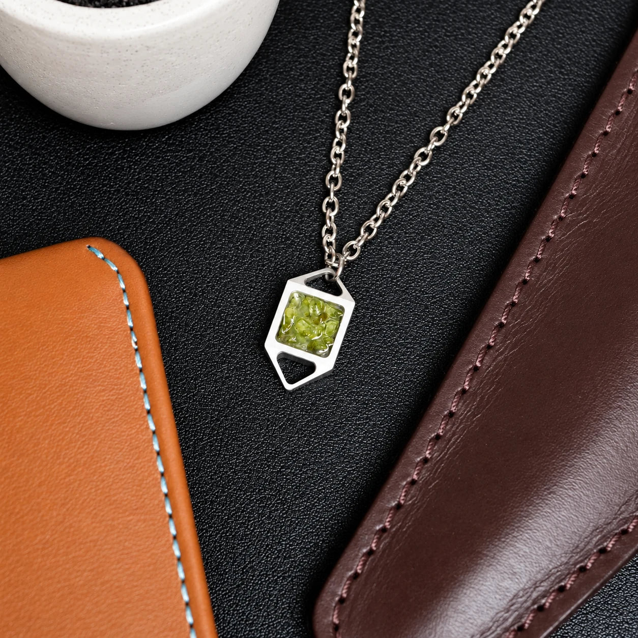 Quadrata necklace / peridot
