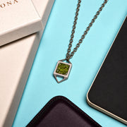 Quadrata necklace / peridot